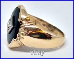 10K, VTG, Yellow Gold, Men's, Black Onyx with Diamond Accent Ring. Size 10.5
