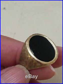 8.3 G men's 14k yellow gold large oval black onyx stone band sz 11 vintage oldie