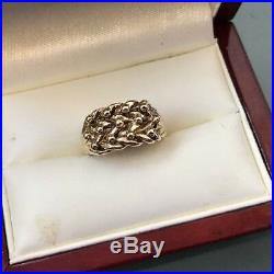 9ct GOLD Men's Detailed Vintage KEEPER Style Ring Size P Weight 5.3g Stamped