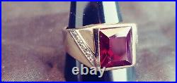 Beautiful Vintage 10K Yellow and White Gold, Diamond and Ruby Men's Ring size 10