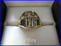 Beautiful vintage mens ring 10K GOLD Christ on the Cross size 9 3/4 very good