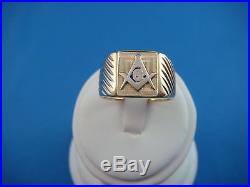 Classic Masonic Men's Vintage Ring 7.7 Grams Size 11 10k Yellow Gold