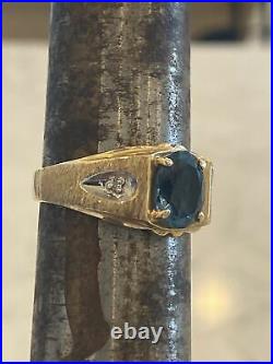 Mens Vintage 14K 585 Yellow Gold Ring Heavy 4.8g size 9 Blue TopaZ Diamonds