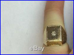 VINTAGE SOLID 9CT GOLD MENS SIGNET RING and Central Diamond Size UK M 1/2