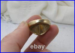Vintage 10K Yellow Gold Mens Tigers Eye Signet Ring Size 10 Textured
