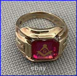Vintage 10k Solid Gold Ruby Mason Masonic Mens Ring Compass & Square Size 9.25