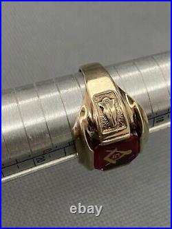 Vintage 10k Solid Gold Ruby Mason Masonic Mens Ring Compass & Square Size 9.25