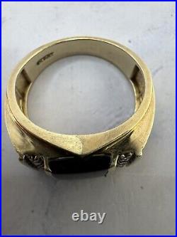 Vintage 10k Yellow Gold Black Onyx Diamond Studded Men's Ring Size 9.5