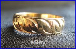 Vintage 14k solid yellow gold patterned Men's wedding band ring size 9.5