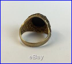 Vintage 1974 Yellow Gold Gents Signet Ring Onyx 2 Men Holding Hands Size P 1/2