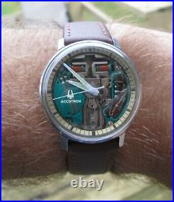 Vintage Accutron Spaceview 1967 Stainless Steel Chapter Ring Serviced