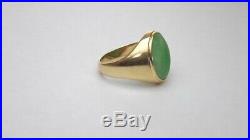 Vintage MCM Men's or Unisex Asian Green Jade Cabochon 18K Gold Ring Size 9.25