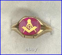 Vintage Men's 10K Yellow Gold Masonic Ring Freemason w Red Stone S8.75 4.44g D&F
