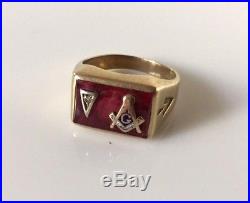 Vintage Men's 10k Gold Red Stone & Diamond Masonic Ring Size 9
