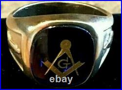 Vintage Men's Free Mason Ring Blue Stone 10kt. Gold size 8.5-9