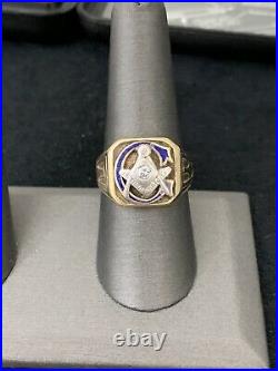 Vintage Mens Masonic Ring 10K Yellow Gold CZ Center