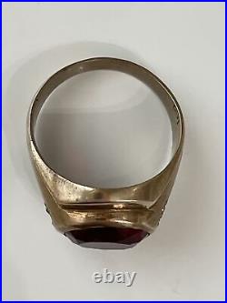 Vintage Mens Signet Ring Gold w Red Glass Stone Sz 10 Marked CU