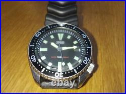 Vintage SEIKO 7002-700A Automatic Diver WATCH. Original dial and chapter ring