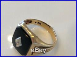 Vintage mens 10K Gold and Black Onyx With Diamond Feature Ring